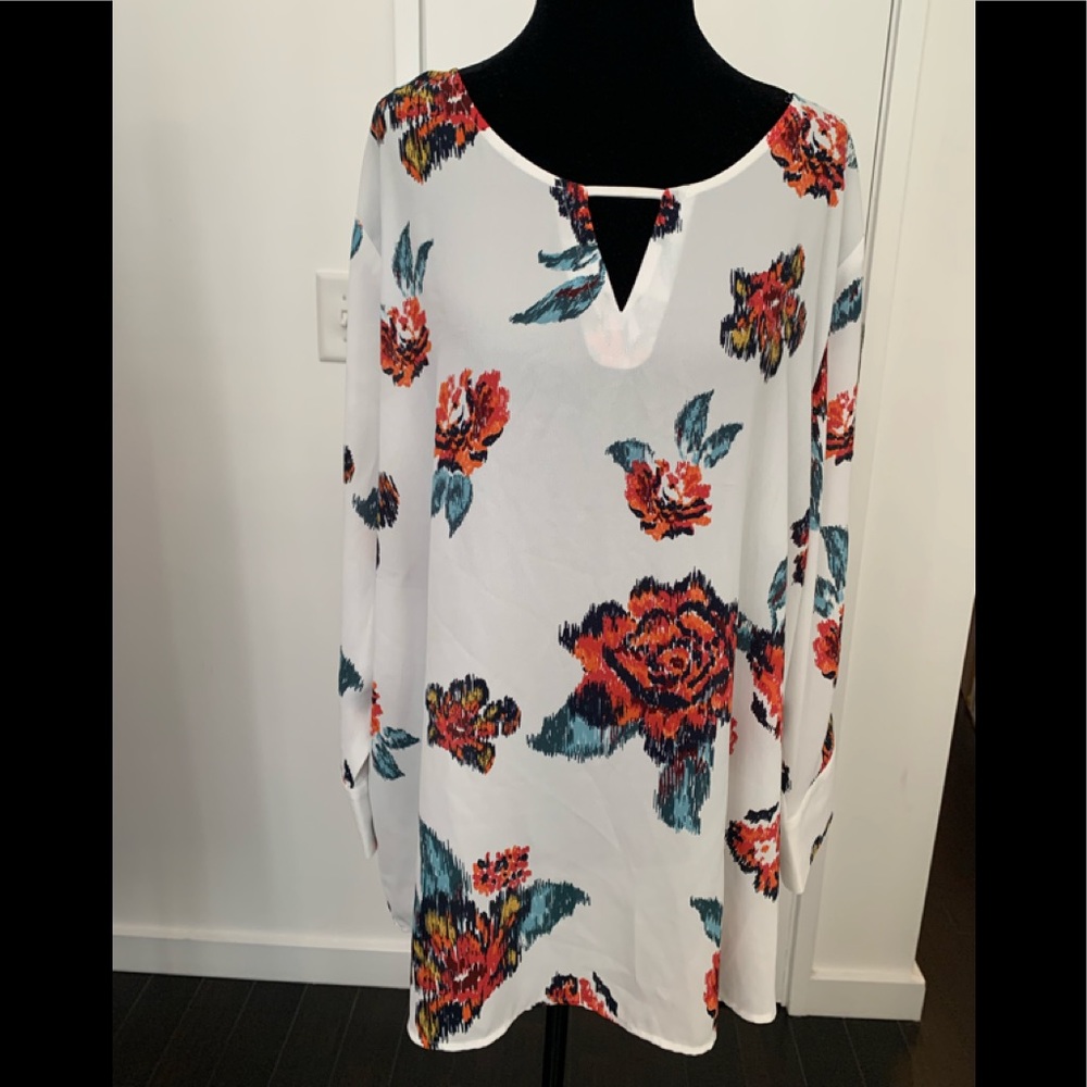 White/ Floral Print Keyhole 3/4 Sleeve Top